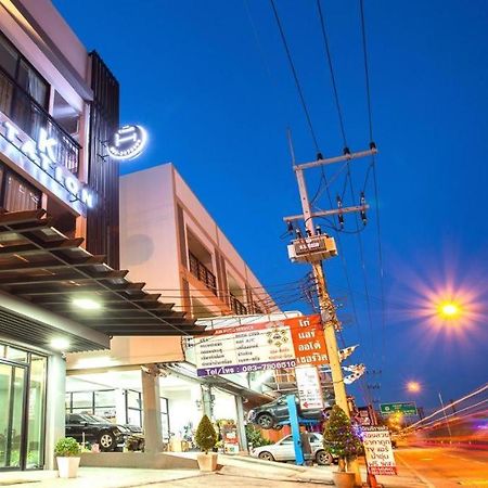 K Station Pattaya Hotell Exteriör bild