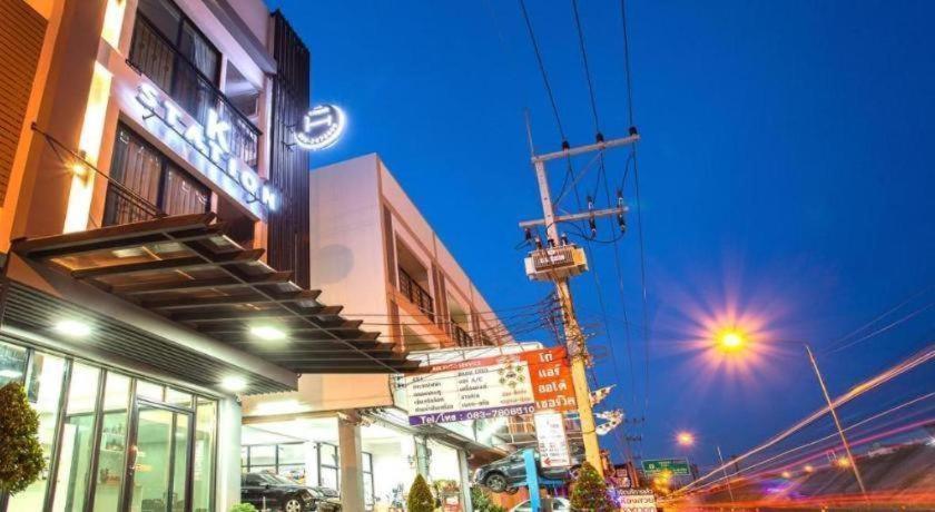 K Station Pattaya Hotell Exteriör bild